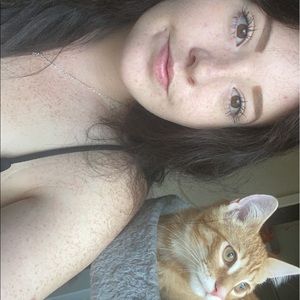 Meet your Posher, Lena